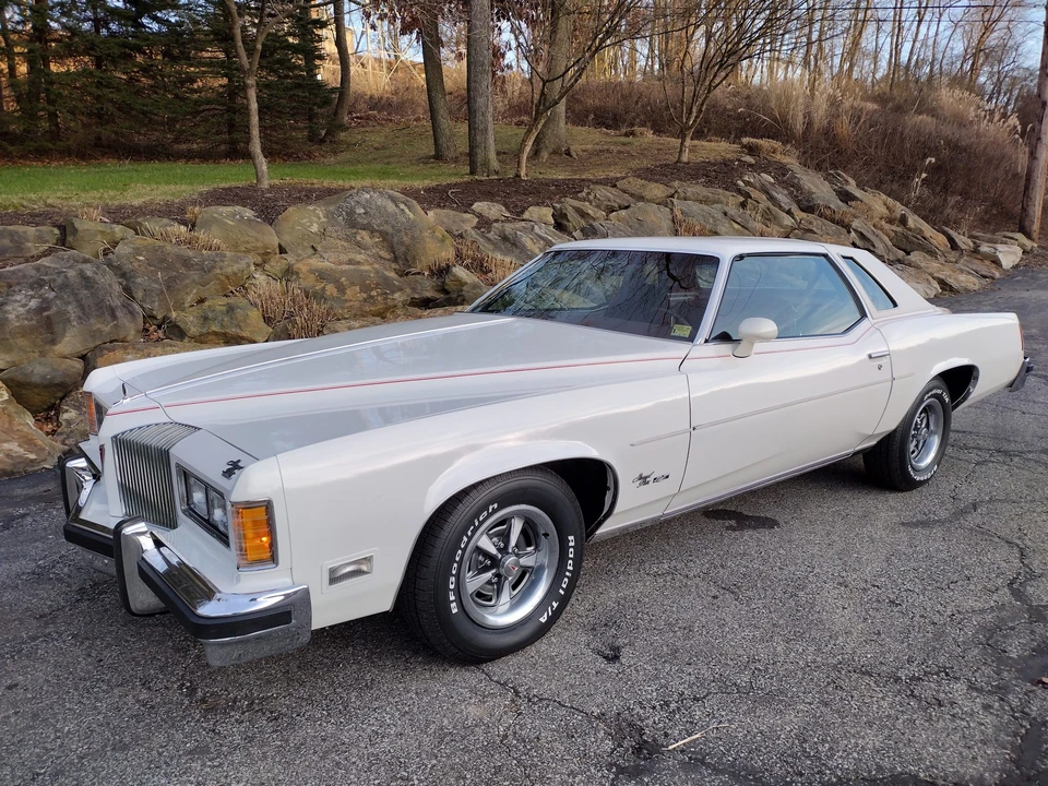 1976 Pontiac Grand Prix 3rd+ Gen - Image 2 of 31