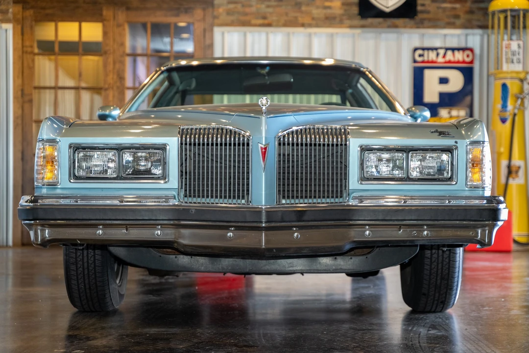 1976 Pontiac Grand Prix 3rd+ Gen - Image 8 of 31