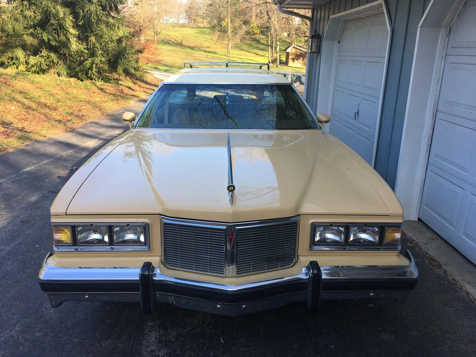 1976 Pontiac Safari - Image 10 of 31