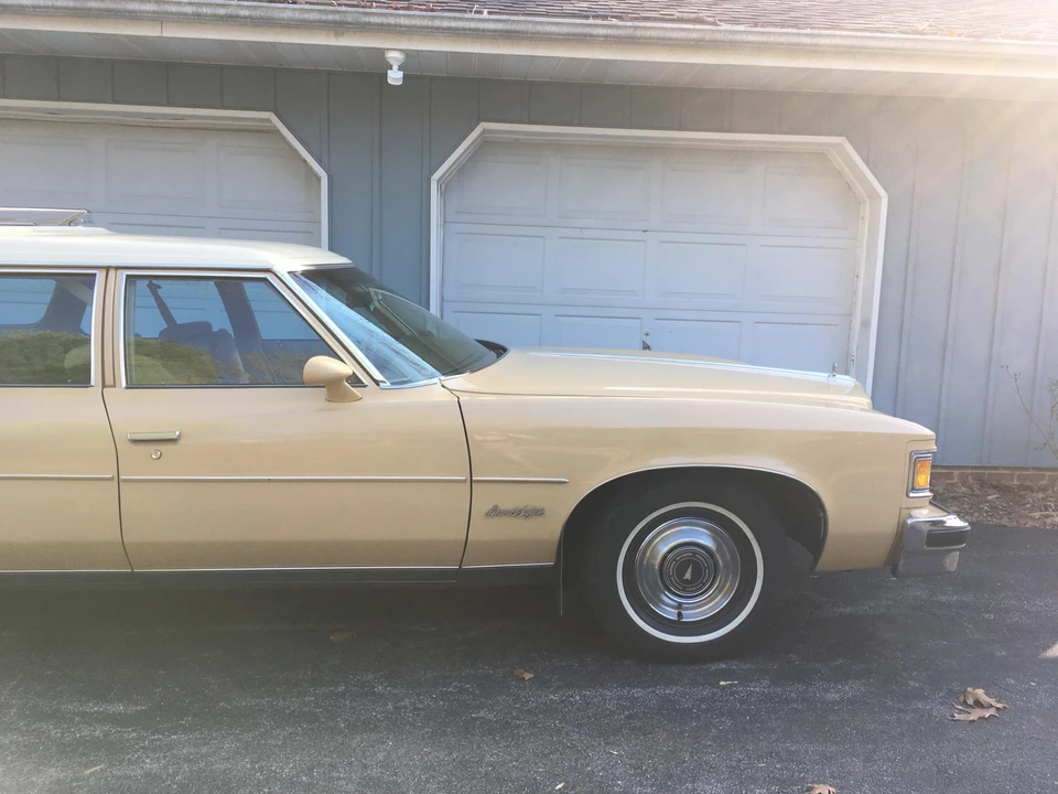 1976 Pontiac Safari - Image 24 of 31