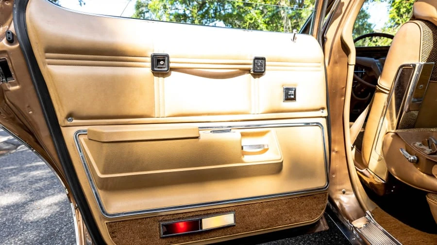 1976 Pontiac Safari - Image 14 of 31
