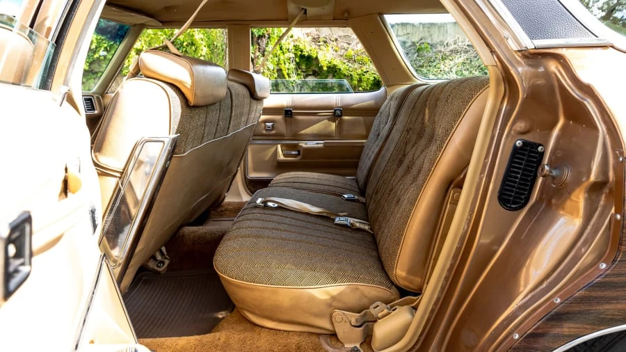 1976 Pontiac Safari - Image 16 of 31
