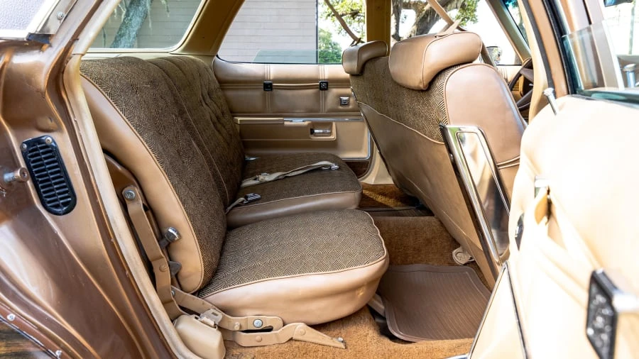1976 Pontiac Safari - Image 17 of 31