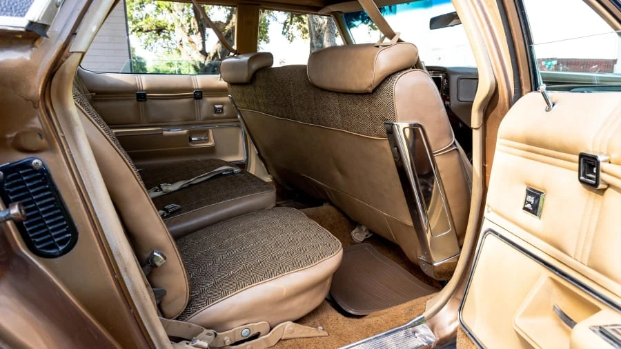 1976 Pontiac Safari - Image 21 of 31