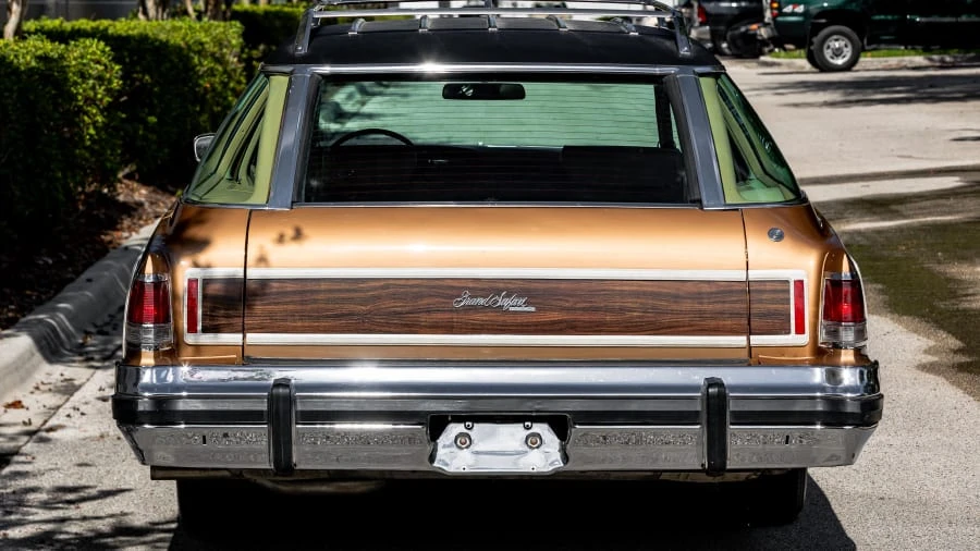 1976 Pontiac Safari - Image 25 of 31
