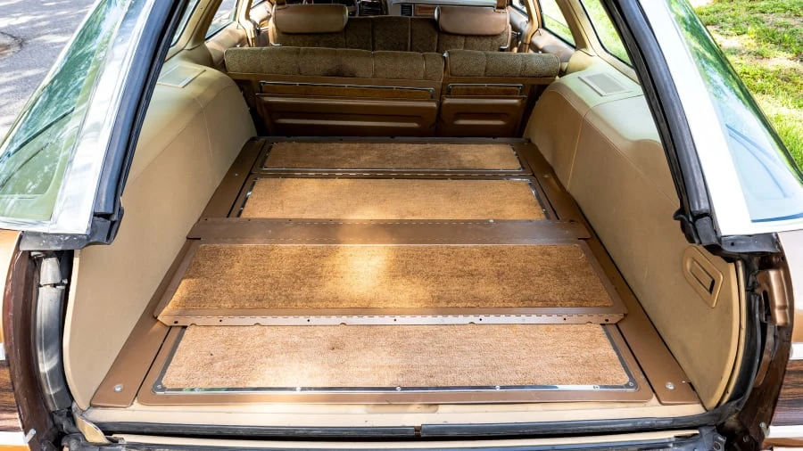 1976 Pontiac Safari - Image 29 of 31