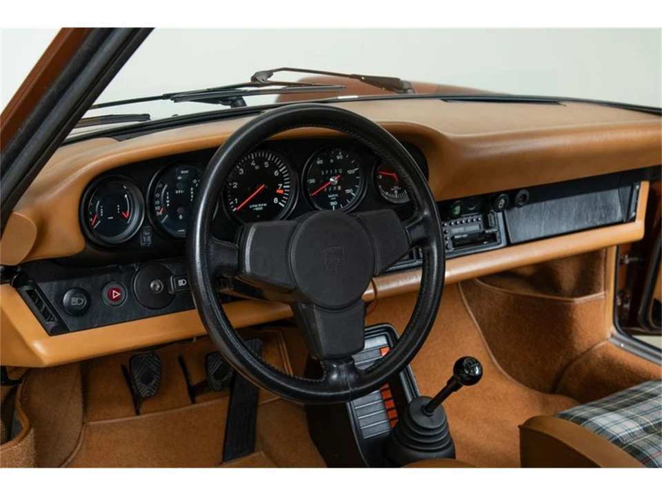 1976 Porsche 911 - Image 18 of 31