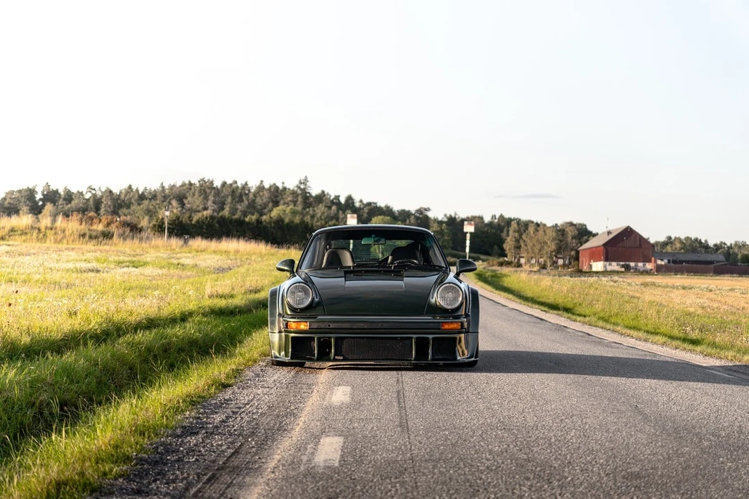 1976 Porsche 934 & 935 - Image 2 of 30