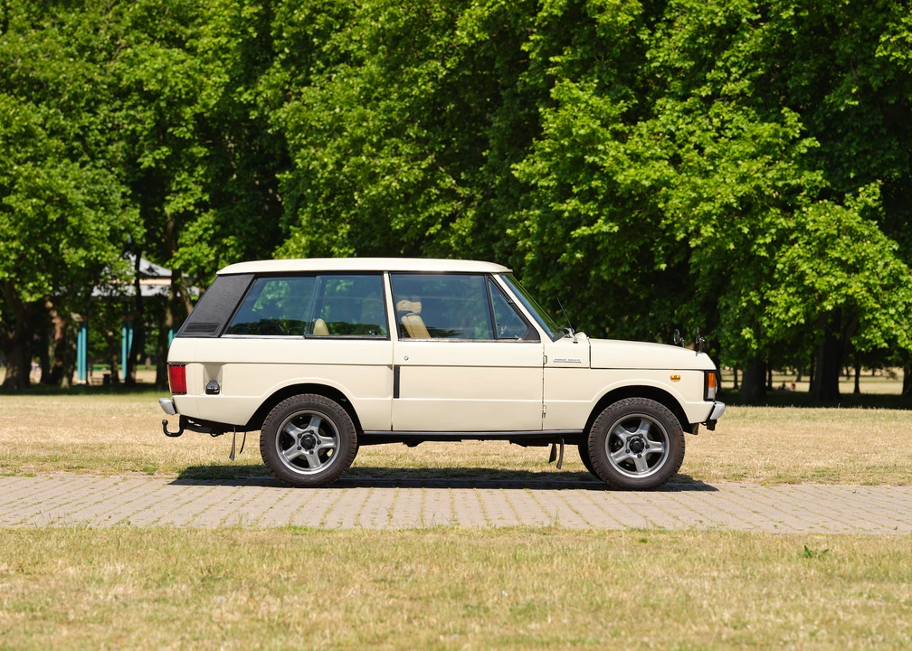 1976 Land Rover Range Rover Classic - Image 9 of 31