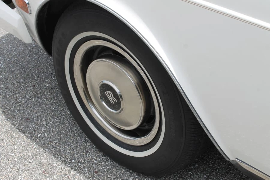 1976 Rolls-Royce Corniche Series I - Image 11 of 12