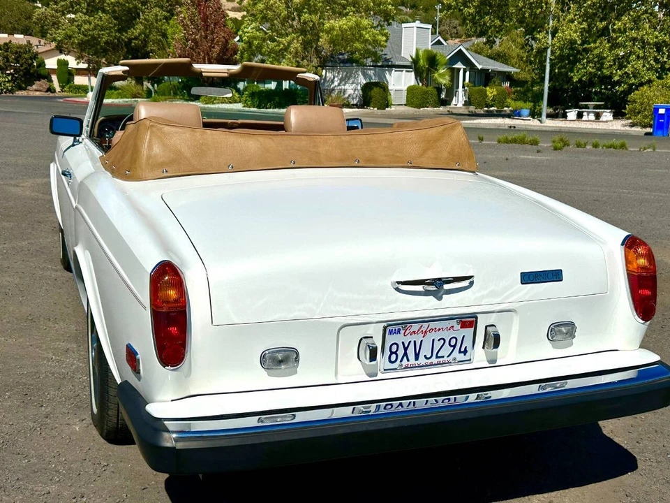 1976 Rolls-Royce Corniche Series I - Image 9 of 12