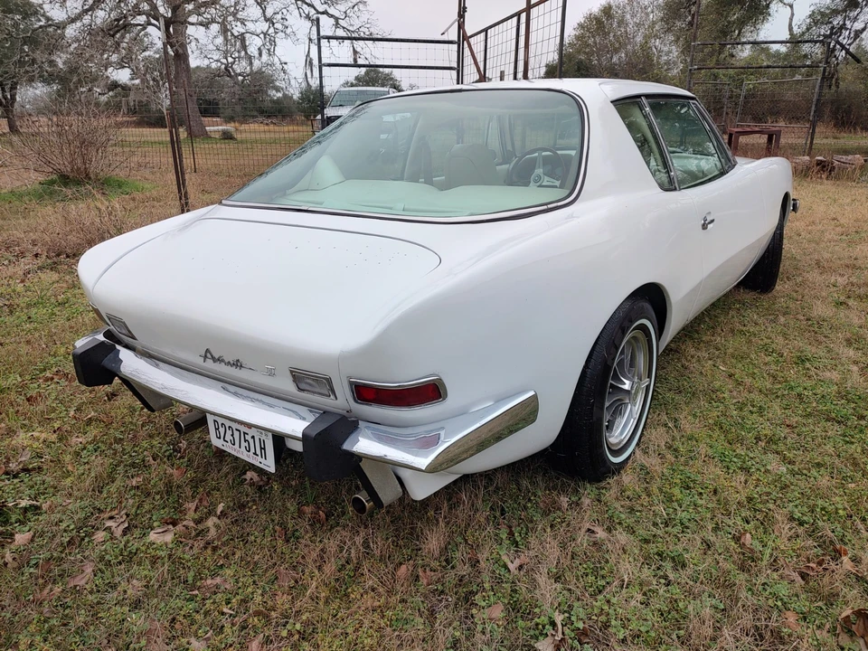 1976 Studebaker Avanti - Image 8 of 21