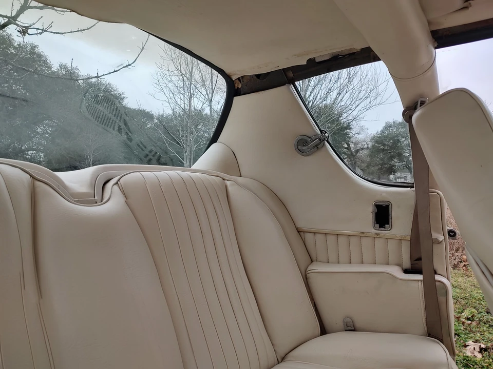 1976 Studebaker Avanti - Image 17 of 21
