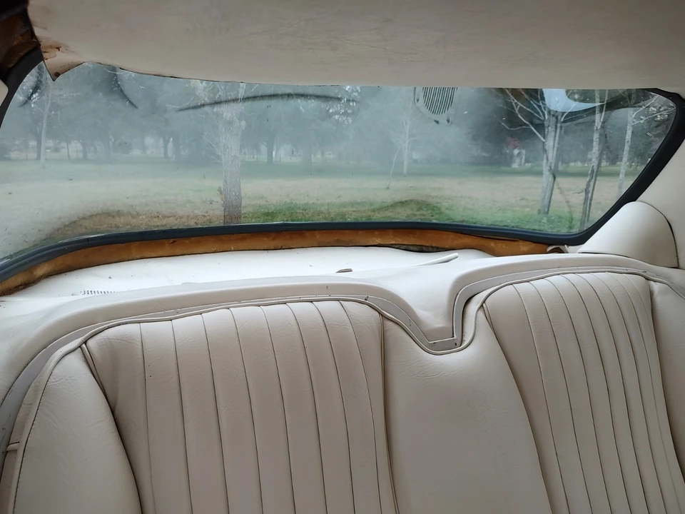 1976 Studebaker Avanti - Image 16 of 21