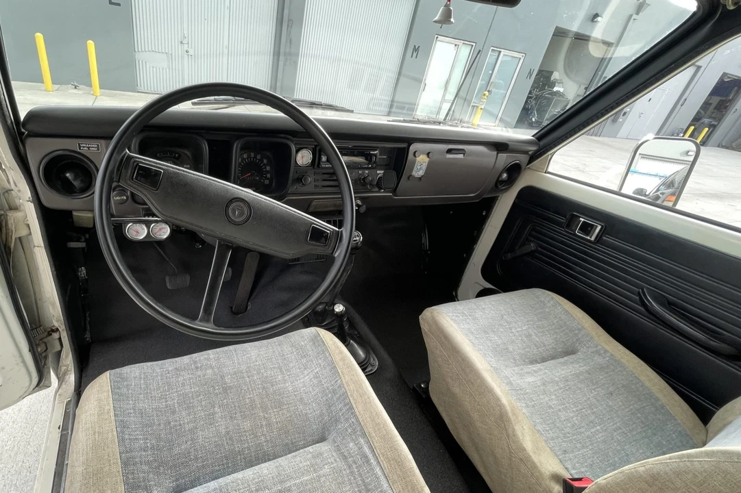 1976 Toyota Dolphin - Image 4 of 8