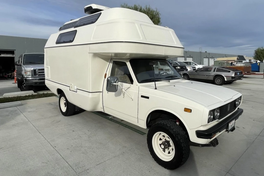 1976 Toyota Dolphin - Image 2 of 8
