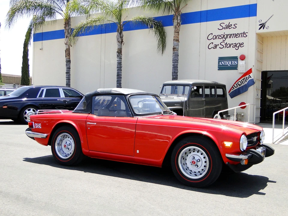 1976 Triumph TR6 CF Injected - Image 9 of 10