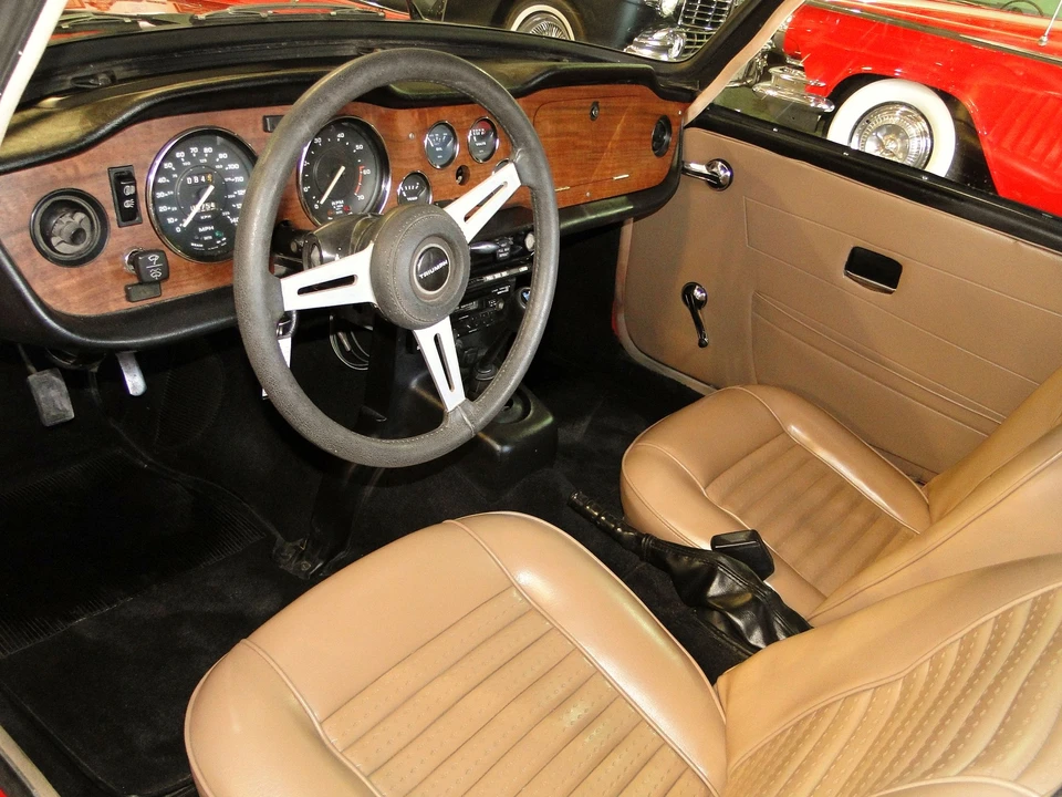 1976 Triumph TR6 CF Injected - Image 2 of 10