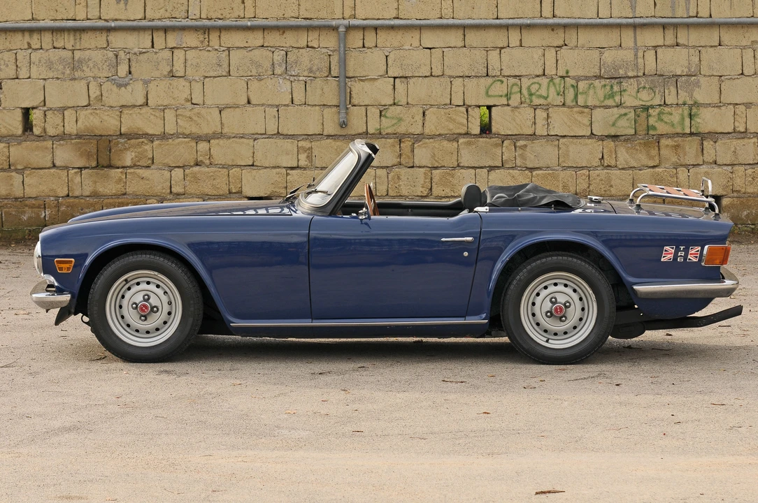 1976 Triumph TR6 CF Injected - Image 9 of 10