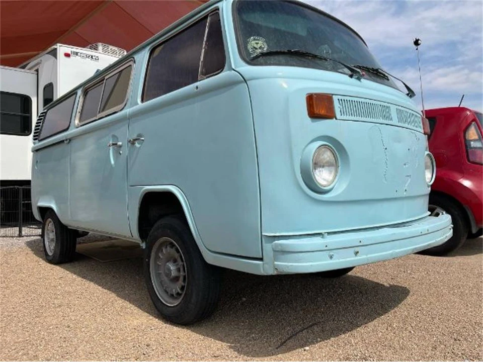 1976 Volkswagen Bay-Window Bus - Image 6 of 9