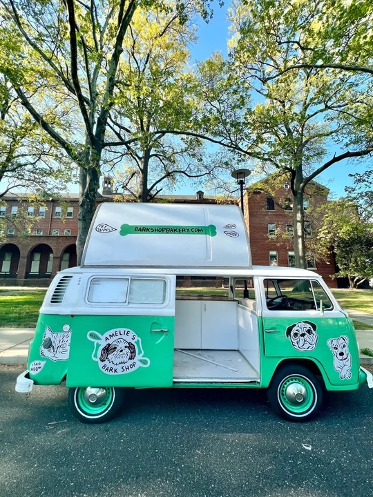 1976 Volkswagen Bay-Window Bus - Image 6 of 7
