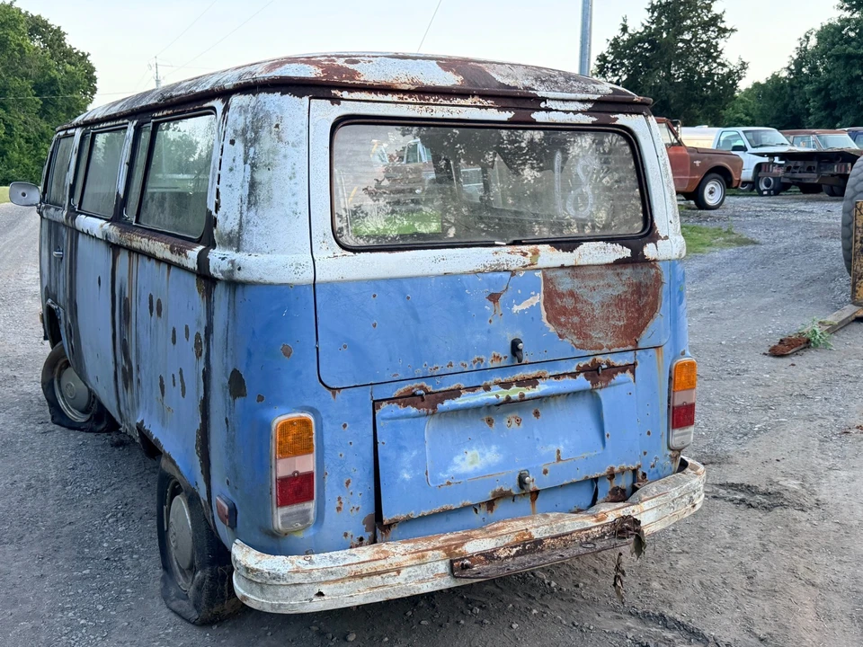 1976 Volkswagen Bay-Window Bus - Image 5 of 10