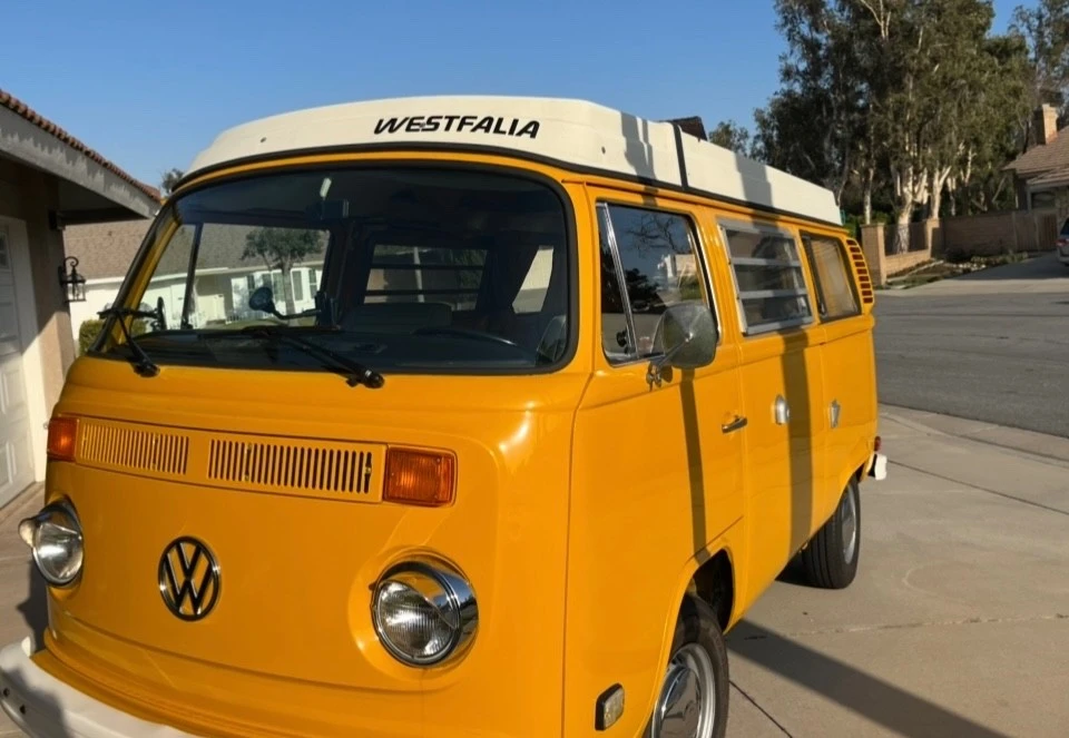1976 Volkswagen Bay-Window Bus - Image 6 of 21