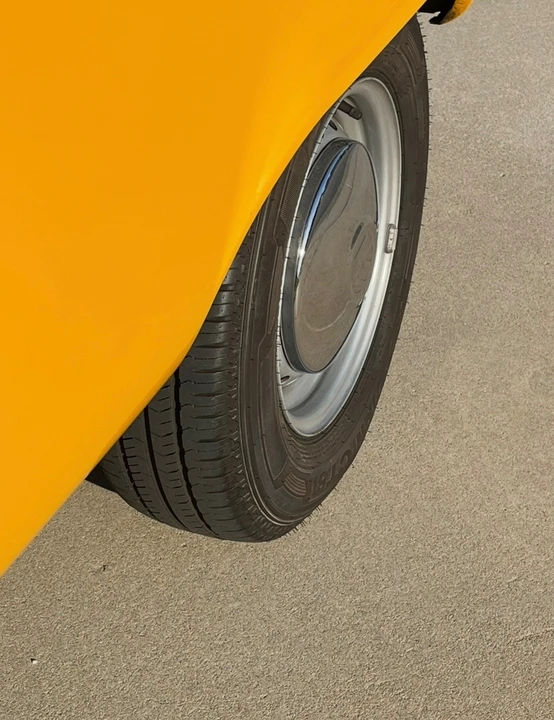 1976 Volkswagen Bay-Window Bus - Image 9 of 21