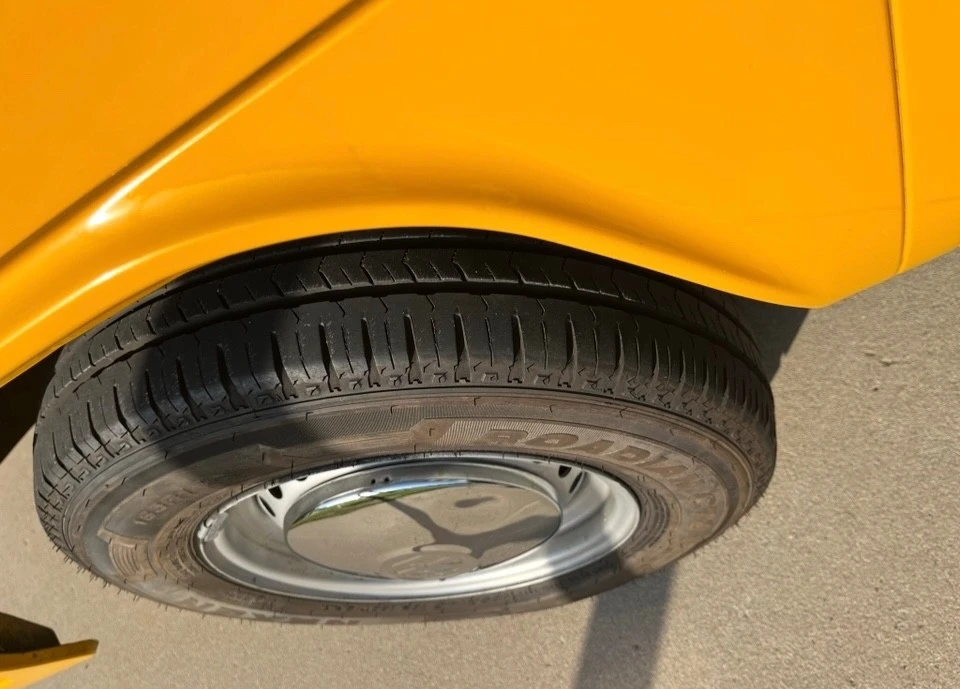 1976 Volkswagen Bay-Window Bus - Image 10 of 21