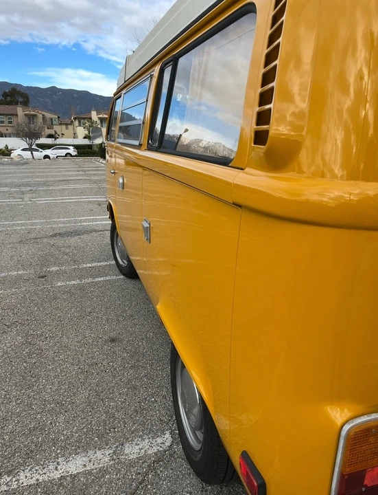 1976 Volkswagen Bay-Window Bus - Image 13 of 21