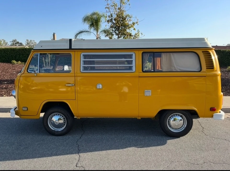 1976 Volkswagen Bay-Window Bus - Image 11 of 21