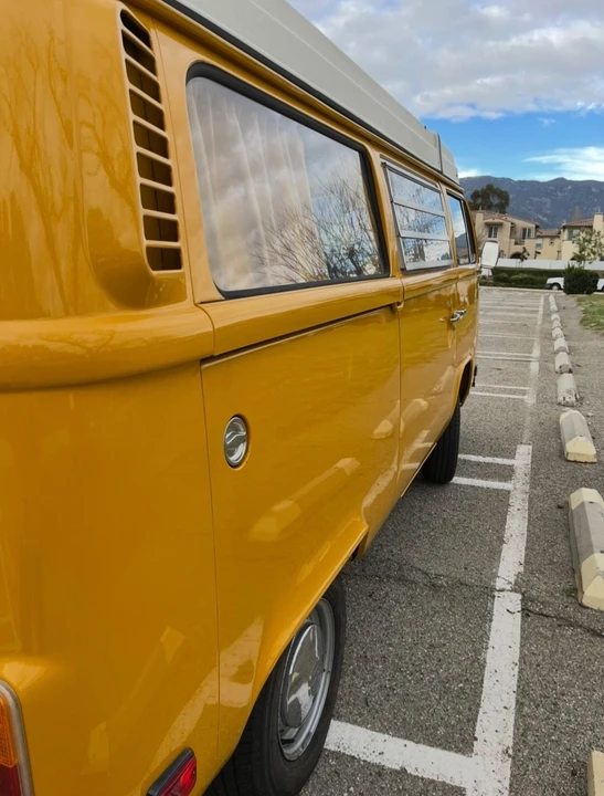 1976 Volkswagen Bay-Window Bus - Image 14 of 21