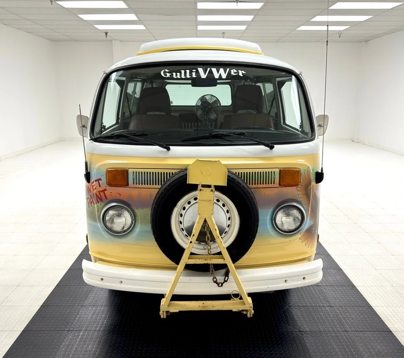 1976 Volkswagen Bay-Window Bus - Image 9 of 12