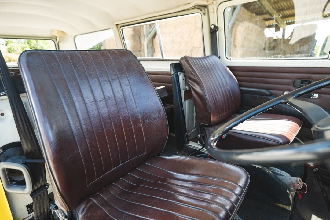 1976 Volkswagen Bay-Window Bus - Image 21 of 30