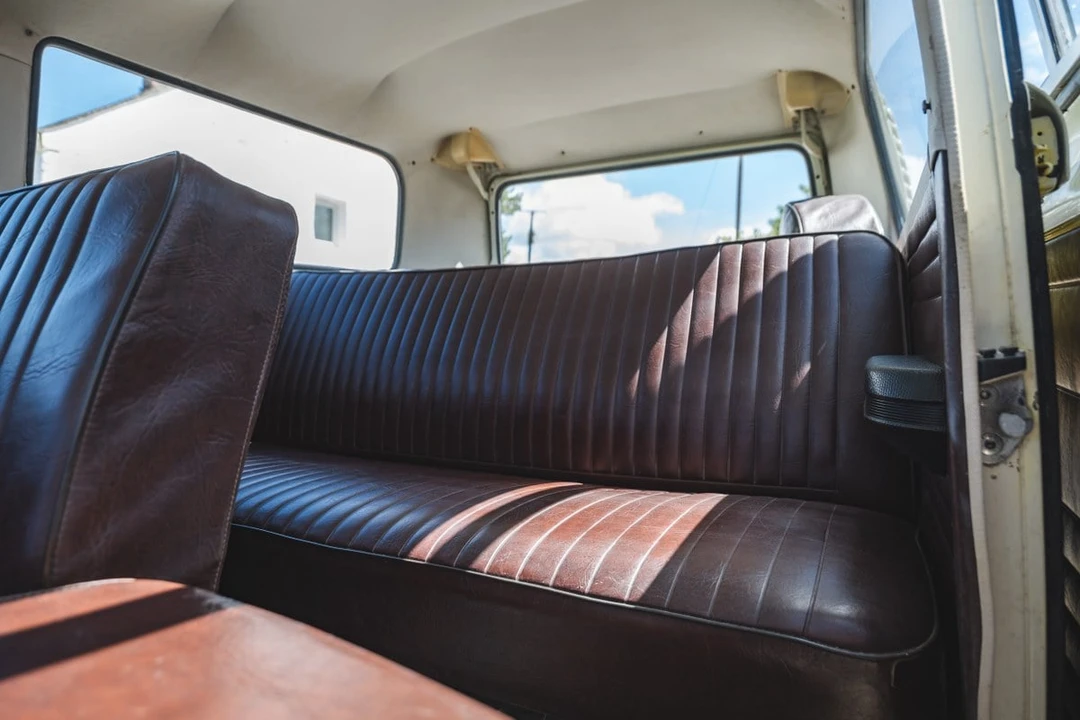 1976 Volkswagen Bay-Window Bus - Image 29 of 30