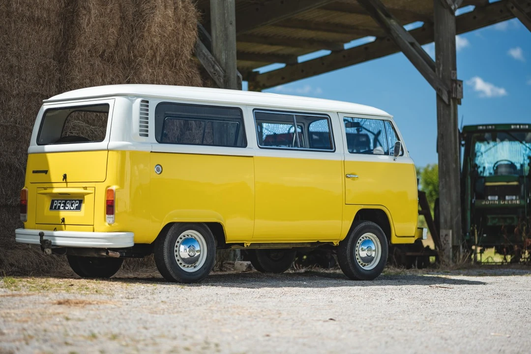 1976 Volkswagen Bay-Window Bus - Image 6 of 30