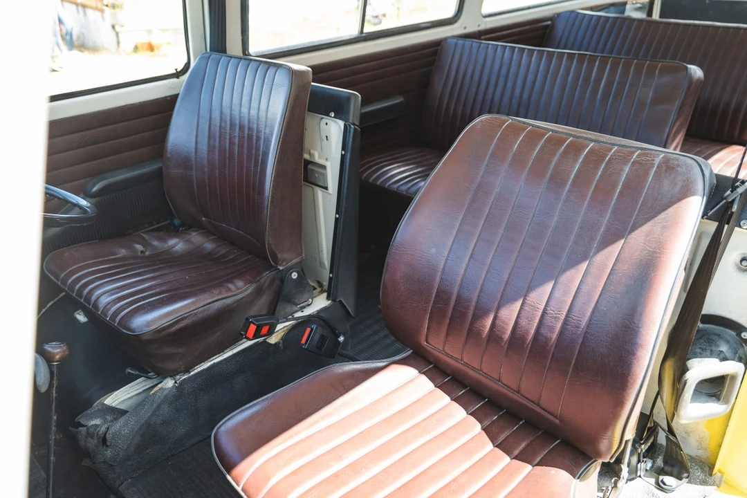 1976 Volkswagen Bay-Window Bus - Image 28 of 30