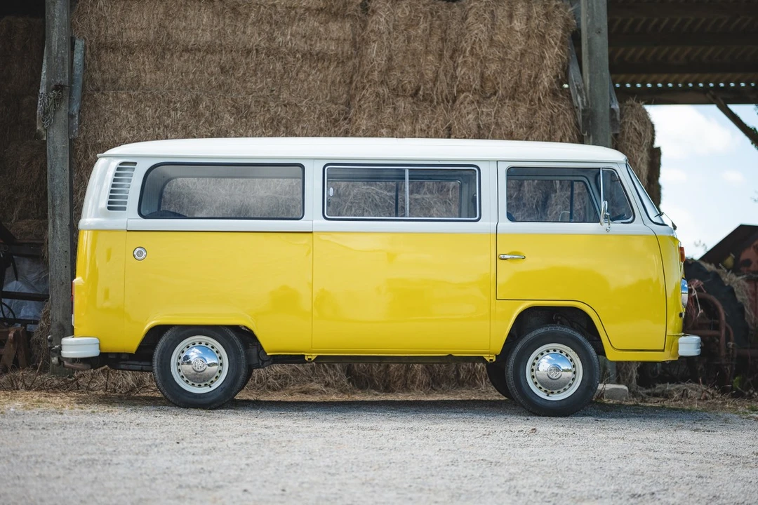 1976 Volkswagen Bay-Window Bus - Image 5 of 30