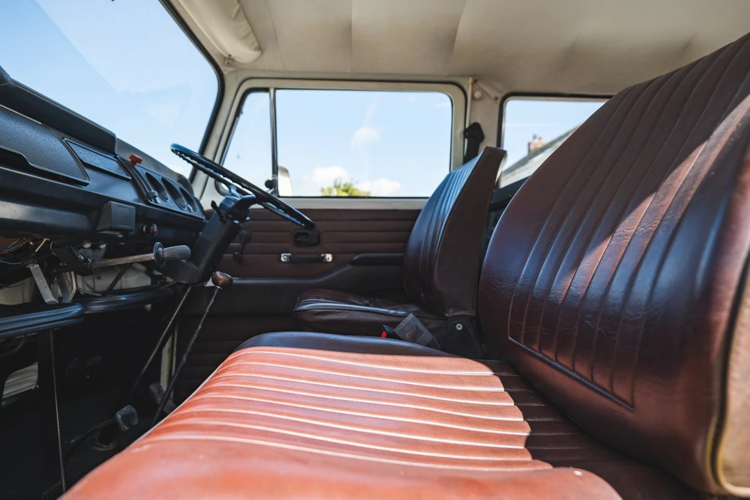 1976 Volkswagen Bay-Window Bus - Image 26 of 30