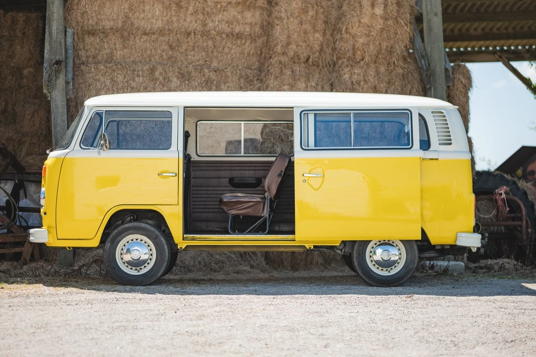 1976 Volkswagen Bay-Window Bus - Image 2 of 30