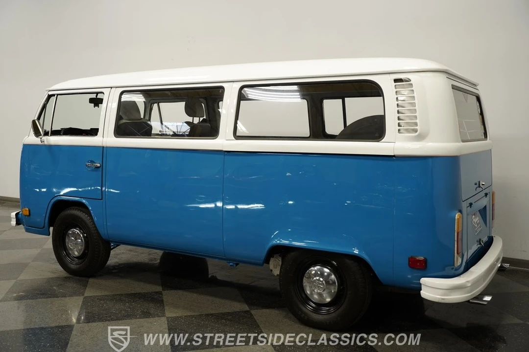 1976 Volkswagen Type 2 - Image 10 of 12
