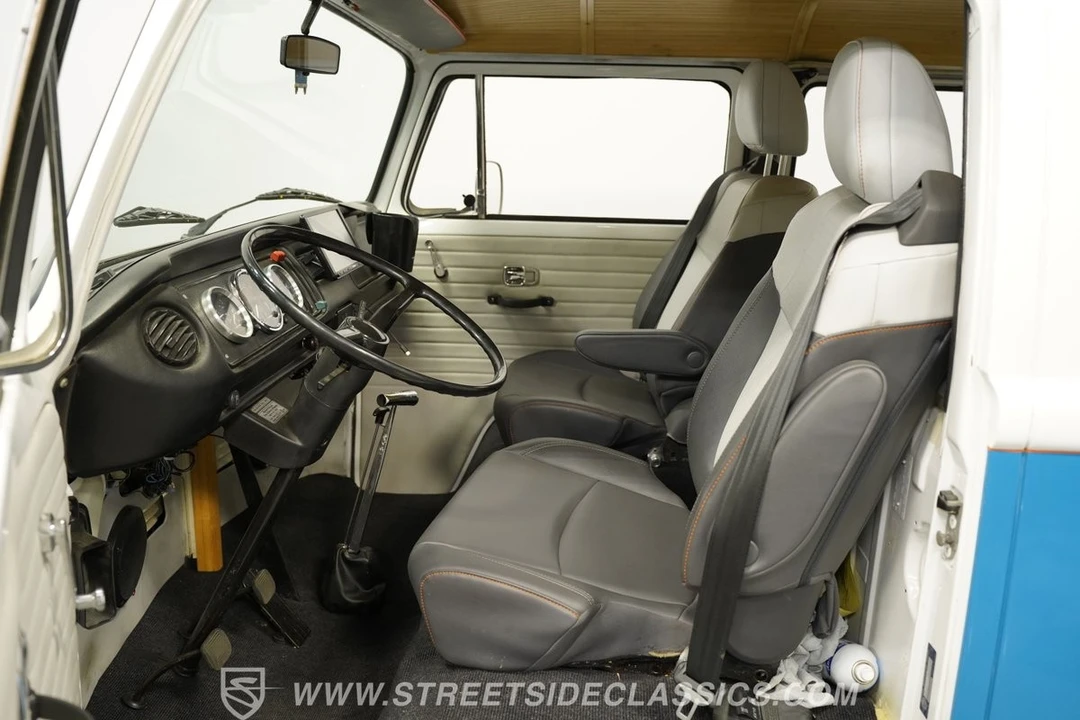 1976 Volkswagen Type 2 - Image 4 of 12