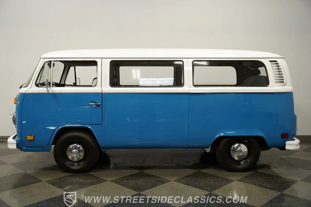 1976 Volkswagen Type 2 - Image 9 of 12