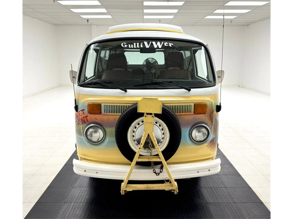 1976 Volkswagen Bay-Window Bus - Image 9 of 31