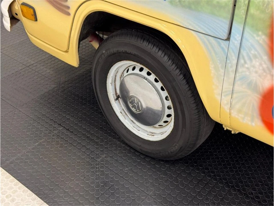 1976 Volkswagen Bay-Window Bus - Image 11 of 31
