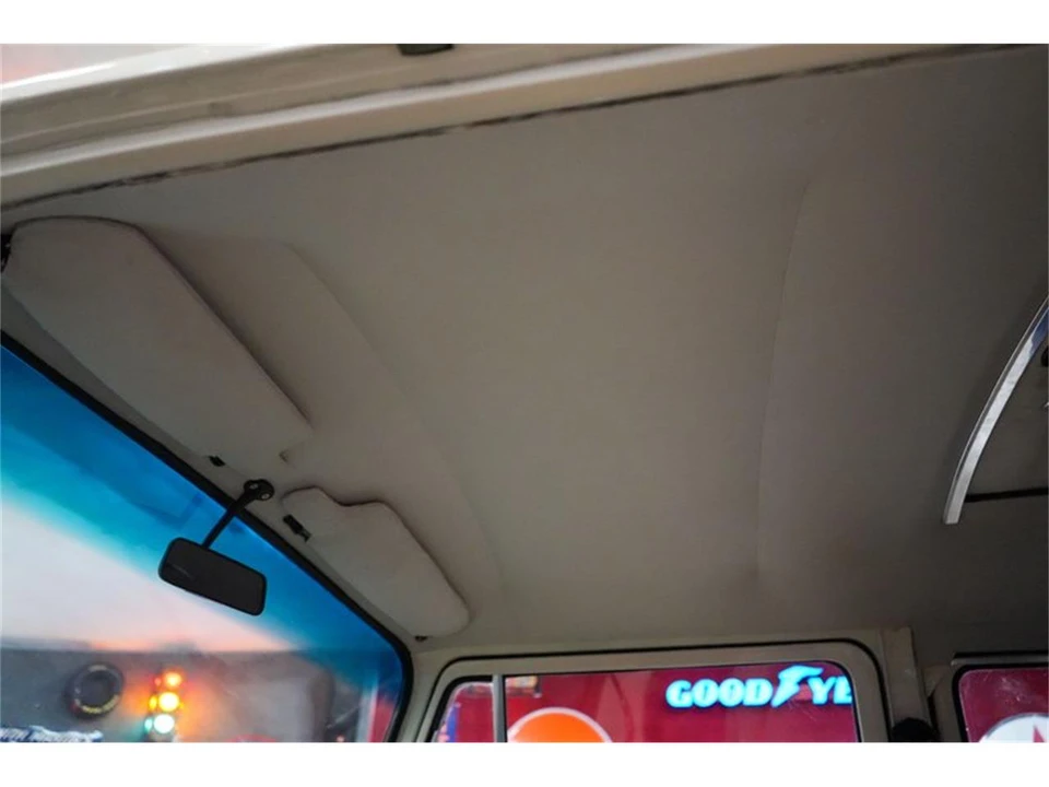 1976 Volkswagen Bay-Window Bus - Image 17 of 31