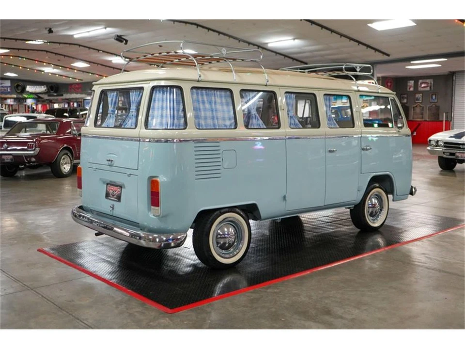 1976 Volkswagen Bay-Window Bus - Image 6 of 31
