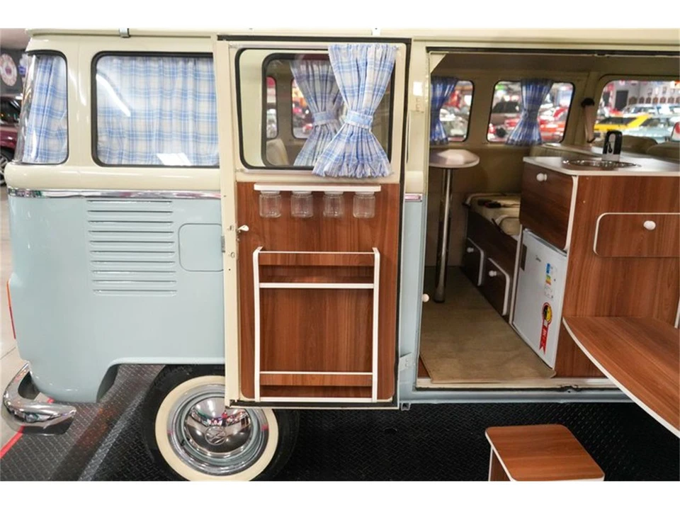 1976 Volkswagen Bay-Window Bus - Image 27 of 31