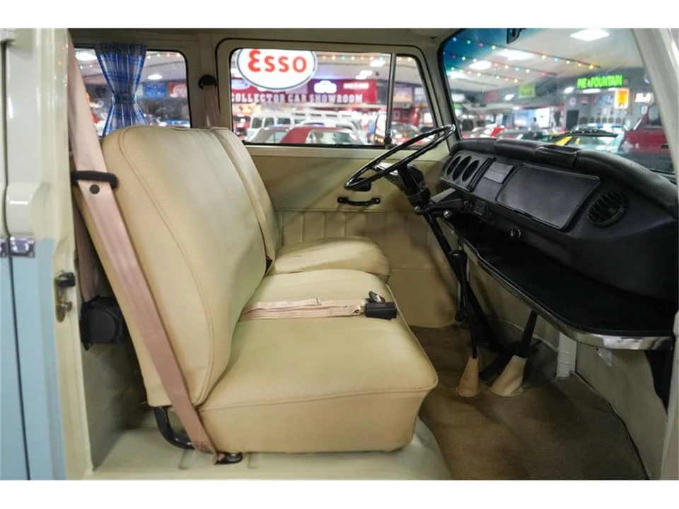 1976 Volkswagen Bay-Window Bus - Image 19 of 31