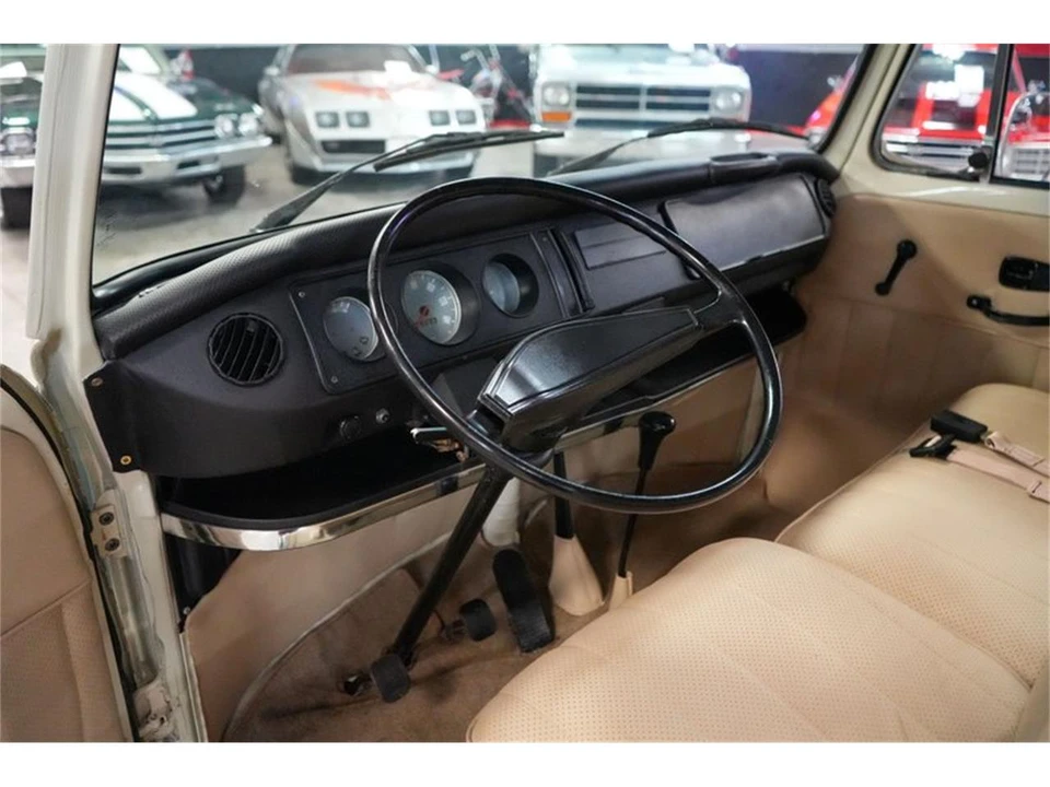1976 Volkswagen Bay-Window Bus - Image 16 of 31